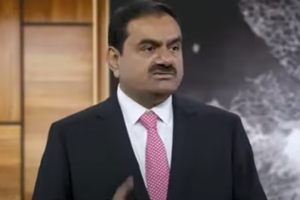 அதானி குழும பங்குகளை அபுதாபி  TAQA-க்கு விற்கவில்லை.. அதானி குழுமம் விளக்கம்..! 