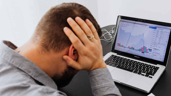 கல்யாண ஆசை, ஆபாச வீடியோ.. ரூ.1.14 கோடி அபேஸ்.. பெங்களூர் டெக் ஊழியர் கதறல்..! 