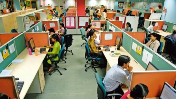 சென்னை, பெங்களூரை காத்துவாக்குல தட்டிவிடும் ஹைதராபாத்.. டெக் ஊழியர்கள் ரெடியா இருங்க..!! 