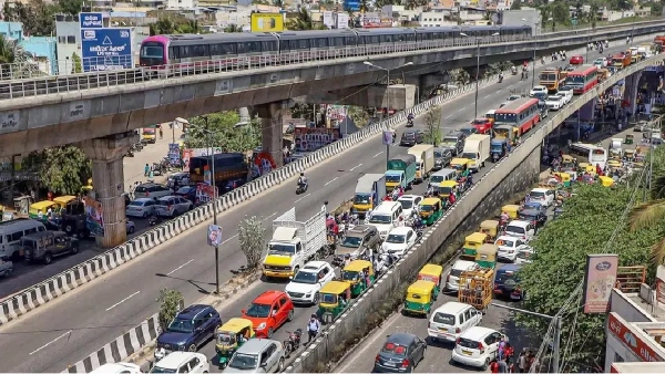 பெங்களூர் டிராபிக்: 9 சாலைகளில் புதிய டோல்.. ஆனா மக்கள் பர்ஸ் காலியாக போகுது..!!