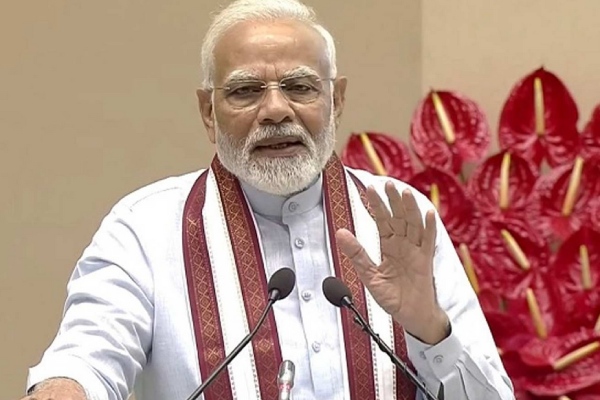 வரிகளை மொத்தமாக குறைத்த மோடி அரசு.. நடுத்தர குடும்பங்களுக்கு குட்நியூஸ்..! 