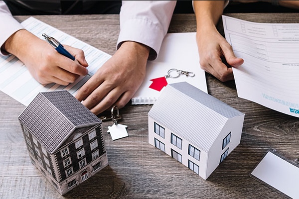 NRI-கள் அடித்த அந்தர் பல்டி.. இந்தியாவை விட அமெரிக்காவில் ரியல் எஸ்டேட் விலை கம்மியாம்..!! 