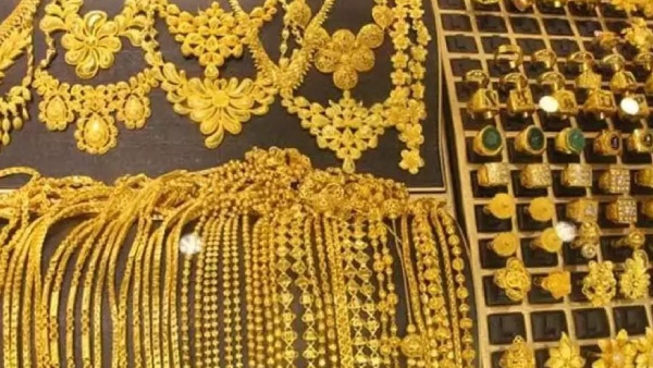 தங்கம் விலை 10 நாள் சரிவுக்கு பின் திடீர் உயர்வு.. வேதாளம் முருங்கை மரம் ஏறியது..!! தங்கம் விலை 10 நாள் சரிவுக்கு பின் திடீர் உயர்வு.. வேதாளம் முருங்கை மரம் ஏறியது..!!