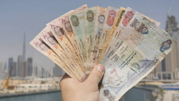 துபாயில் வேலை..  ஒரு மாதம் எவ்வளவு சம்பளம் கிடைக்கும்..?! 