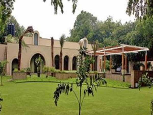 ஒட்டுமொத்த டெல்லி-யில் காஸ்ட்லியான வீடு இதுதான்.. சொந்தக்காரர் யார் தெரியுமா..? ஒரு பெண்..!! 