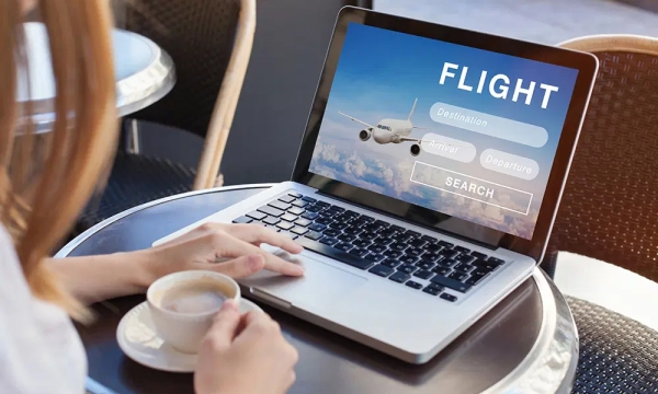 விமான டிக்கெட் வாங்க போறீங்களா..? பெரும் மோசடி உஷாரா இருங்க இன்டர்போல் எச்சரிக்கை..! 