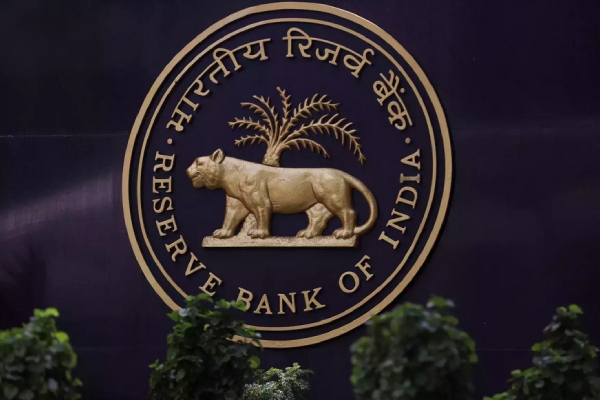 பர்சனல் லோன் வாங்க போறீங்களா.. RBI சொன்னதைக் கேளுங்க.. வங்கி, NBFC-க்கு புதிய நெருக்கடி..! 