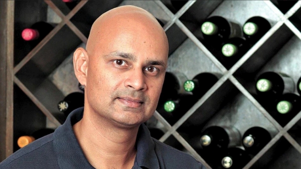 அமெரிக்க வேலை வேண்டாமென, சரக்கு தயாரித்த டெக் ஊழியர்.. அப்போ 4000 கோடிக்கு அதிபதி.. யாரு சாமி நீங்க 