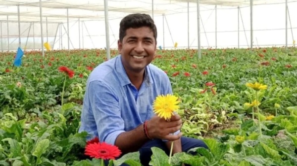 சொந்த ஊர் ஆசையில் மைக்ரோசாப்ட் வேலையை விட்டவர்.. இப்போ மாதம் ரூ.1.5 லட்சம் சம்பாதிக்கிறார்..! 