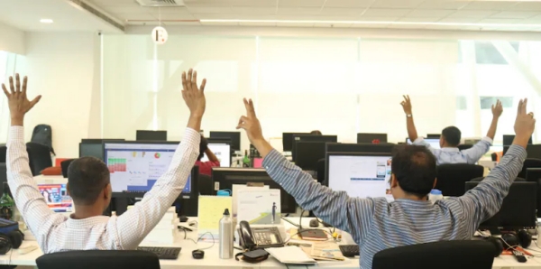 12 மாதங்களில்  16-38 சதவீதம் வரை லாபம்..  இந்த 10 பங்குகளை  மறந்து விடாதீங்க 