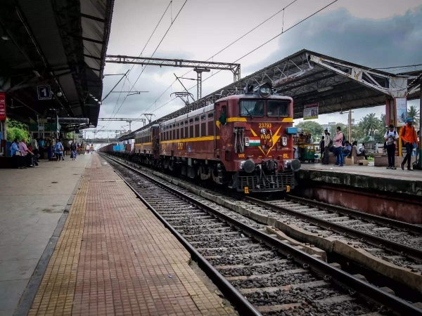 IRCTC: ரயில் டிக்கெட்டை கேன்சல் செய்த பின்பு இப்படியும் ரீபண்ட் பெறலாம்..! 