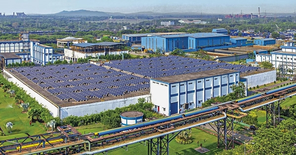 பாம்பு, தேள், புதர் மண்டியிருந்த தொழிற்சாலை.. டாடா கைப்பட்டதும் பளபளவென மாறிய அதிசயம்..!! 