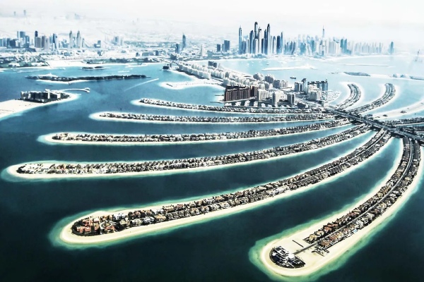 மும்பை Antilia மட்டும் போதாது.. அம்பானியின் பிரம்மிக்க வைக்கும் 4 சொகுசு வீடுகள்..!