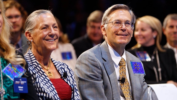 இவங்களுக்கு மட்டும் பணம் எங்கிருந்து வரும்ன்னு தெரியல..  உலகின் டாப் 10 பணக்கார குடும்பங்கள்..!! 