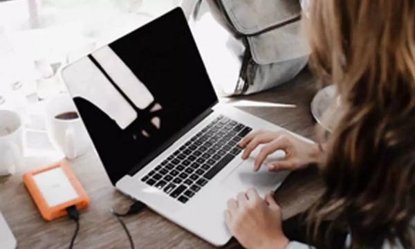 ஐடி நிறுவனத்தில் வேலை வாங்குவது இப்போ சாதாரண விஷயமில்லை.. கள நிலவரம் என்ன சொல்கிறது..? ஐடி நிறுவனத்தில் வேலை வாங்குவது இப்போ சாதாரண விஷயமில்லை.. கள நிலவரம் என்ன சொல்கிறது..?