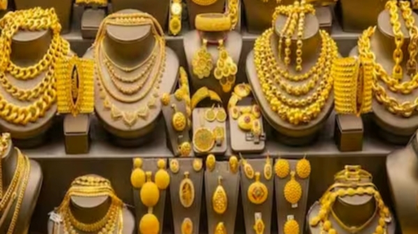 அடம்பிடிக்கும் தங்கம் விலை.. இந்தியர்களுக்குத் தலைவலியாக மாறியது..!! அடம்பிடிக்கும் தங்கம் விலை.. இந்தியர்களுக்குத் தலைவலியாக மாறியது..!!