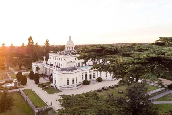 மும்பை Antilia மட்டும் போதாது.. அம்பானியின் பிரம்மிக்க வைக்கும் 4 சொகுசு வீடுகள்..!
