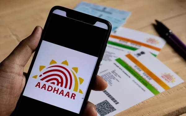 ஆதார் கார்டு ஓகே.. அதென்ன e-Aadhaar card..? முதல்ல இதை தெரிஞ்சிக்கோங்க..!! 