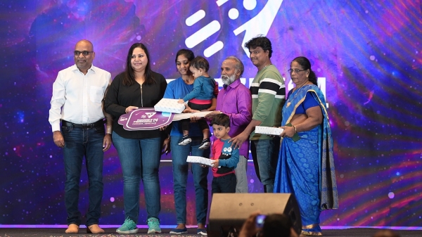 இப்படியொரு முதலாளி யாருக்கு கிடைக்கமாட்டாங்க, ஐடி ஊழியர்களுக்கு கார் கிப்ட்! சென்னை Ideas2IT அசத்தல்