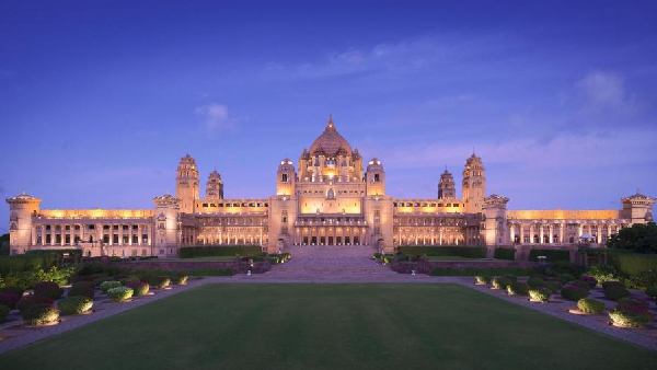 பணக்காரர்கள் வரிசை கட்டி காத்திருக்கும் அரண்மனை.. எல்லாம் இந்த ஒரு விஷயத்திற்காக..!! 