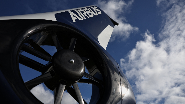 அப்படிபோடு வெடிய..  ஹெலிகாப்டர் தயாரிக்கிறதாம் டாடா குழுமம்.. அதுவும் யாருக்காக தெரியுமா..? 