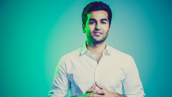 மக்களே..! HIKE மெசெஞ்சர் ஞாபகம் இருக்கா? இதை உருவாக்கிய இந்திய இளைஞர் யார் தெரியுமா..? 