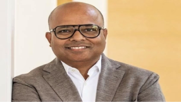 கழிவறைகூட இல்லாத வீட்டில் வசித்தவர் இன்றைக்கு ரூ.33,000 கோடி நிறுவனத்துக்கு அதிபதி