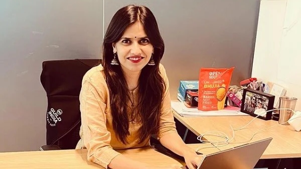 கைநிறைய சம்பளம், அமெரிக்க வேலையை தூக்கியெறிந்துவிட்டு ஸ்னாக்ஸ் பிஸ்னஸை உருவாக்கிய அஹானா..! 