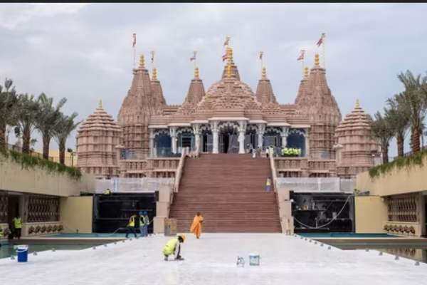 ராமர் கோயிலை விடுங்கப்பா.. அபுதாபி-யில் முதல் இந்து கோயில் BAPS பிப்.14 திறப்பு..! 
