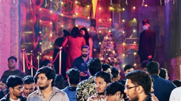 பெங்களூர் உட்பட கர்நாடகாவில் 11 நகரங்களுக்கு இனி விடிய விடிய கொண்டாட்டம் தான்..!!