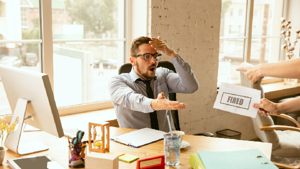 தொடரும் பணி நீக்கம்.. பீதியில் ஐடி ஊழியர்கள், புட்டுபுட்டு வைக்கும் சர்வே..!! 