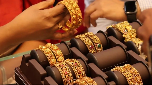 தங்கம் விலை திடீர் சரிவு.. இனி தொடர்ந்து சரியும் வாய்ப்பு உள்ளதா..? தங்கம் விலை திடீர் சரிவு.. இனி தொடர்ந்து சரியும் வாய்ப்பு உள்ளதா..?