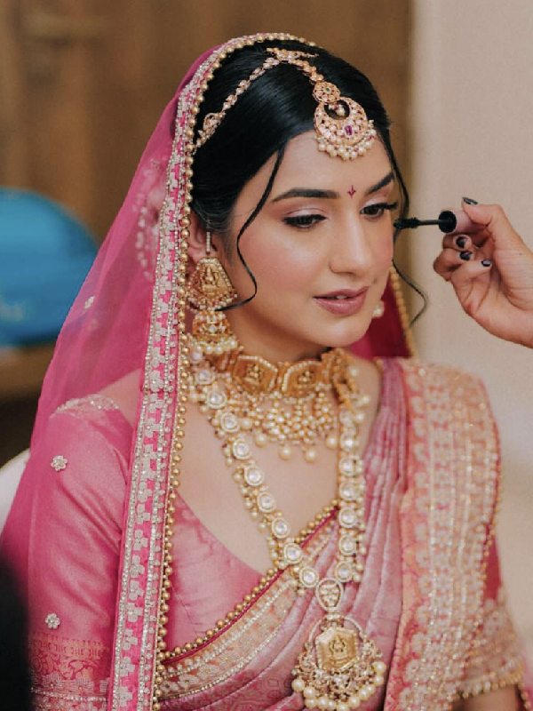 அச்சு அசலா முகேஷ் அம்பானி மருமகள் ராதிகா மெர்ச்சன்ட் போன்று இருக்கும் பெண்.. டிராண்டாகும் வீடியோ..! 