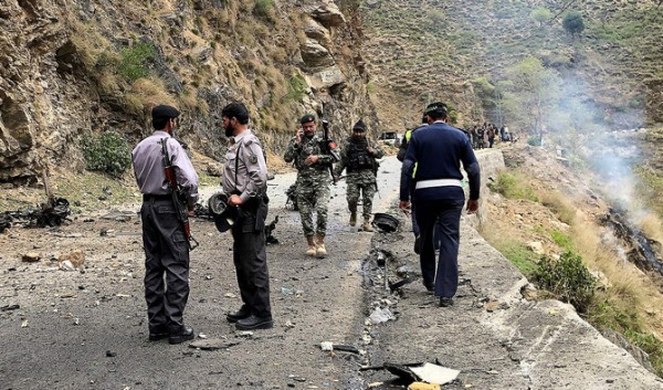 தற்கொலைப் படை தாக்குதல்கள்.. பாகிஸ்தானை விட்டு வெளியேறும் சீன நிறுவனங்கள்..