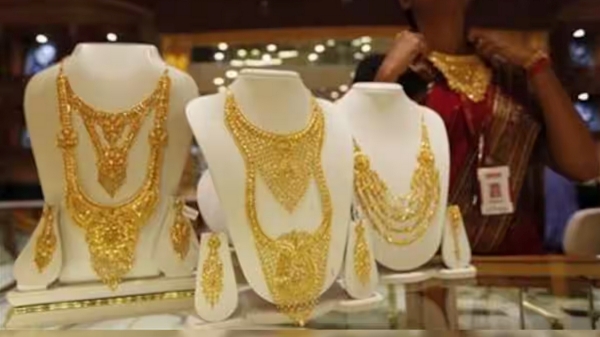 மக்கள் அதிகம் வாங்குவதாலேயே தங்கம் விலை உயர்கிறதா..? உண்மை என்ன..?! மக்கள் அதிகம் வாங்குவதாலேயே தங்கம் விலை உயர்கிறதா..? உண்மை என்ன..?!