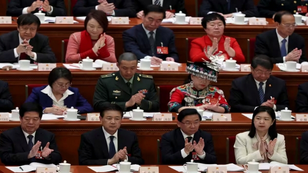 3 குழந்தைகளை பெத்துக்கோங்க.. இளைஞர்களிடம் கெஞ்சும் சீன அரசு.. பட்ஜெட்டில் வந்த அறிவிப்பு..!! 