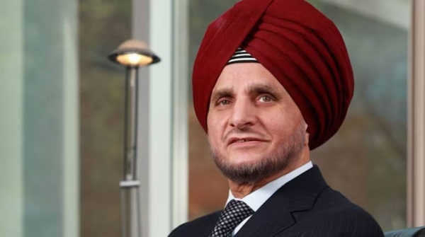 பாகிஸ்தானில் பிறந்து இந்தியாவில் ரூ.33,000 கோடி  நிறுவனத்தை உருவாக்கிய ஓங்கார் கன்வார்..!