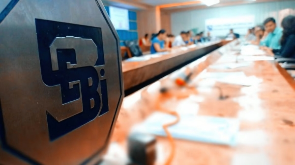 மாட்டிகின்னாரு ஒருத்தரு! சட்டவிரோதமாக சம்பாதித்த ரூ.12 கோடி.. பிரபல யூ டூபருக்கு செபி நோட்டீஸ்! 