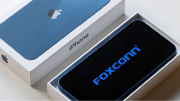 ஆப்பிள் மோகம்.. இந்தியாவில் என்னவெல்லாம் நடக்குது தெரியுமா..? கேட்டா ஆடிப்போயிருவீங்க..!! 