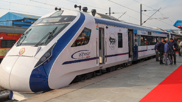 24 மணிநேரத்தில் ரயில் டிக்கெட் ரீபண்ட், வந்தே பாரத் புது அப்டேட்! ரயில்வே துறையின் 100 நாள் திட்டம்! 24 மணிநேரத்தில் ரயில் டிக்கெட் ரீபண்ட், வந்தே பாரத் புது அப்டேட்! ரயில்வே துறையின் 100 நாள் திட்டம்!