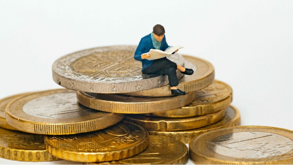 இப்படி முதலீடு செஞ்சா பண மழைதான் கொட்டும்.. மறக்காம ஃபாலோ பண்ணுங்க பாஸ் ! 