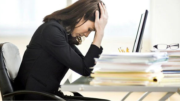 டெக்னாலஜி துறையில் 31% பெண்கள் 12 மாதங்களுக்குள் தங்கள் வேலையை உதறுகின்றனர்