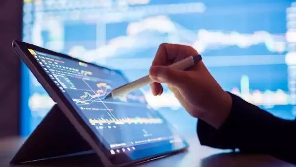 இஸ்ரேல் மீது ஈரான் தாக்குதல்.. இந்திய பங்குச்சந்தையில்  கலகலத்துப்போன 14 பங்குகள்..!! 