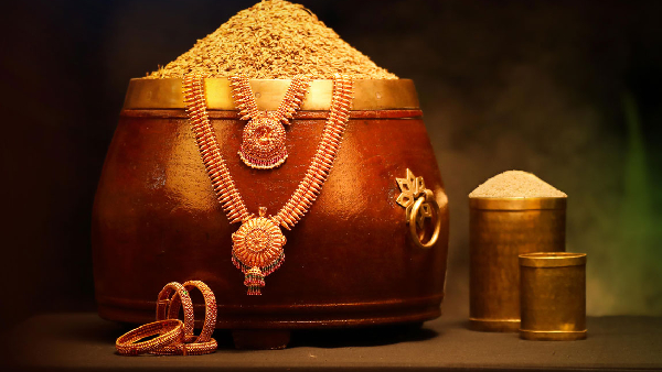 அட்சய திருதியை-க்கு தங்க நகை வாங்கப் போறீங்களா.. இந்த தவறை மட்டும் செஞ்சிடாதீங்க! 