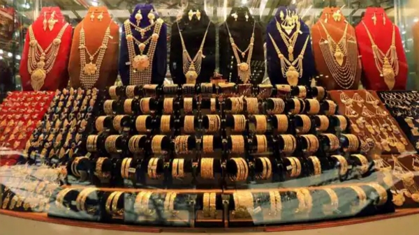 தங்கம் விலை சர்ருன்னு உயர்வு.. தங்கம் இப்போ வாங்கலாமா..? தங்கம் விலை சர்ருன்னு உயர்வு.. தங்கம் இப்போ வாங்கலாமா..?