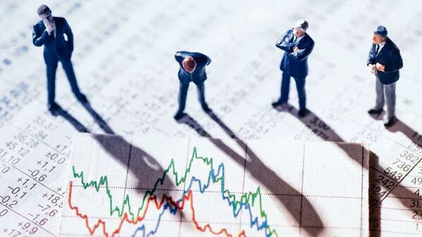 இந்திய பங்குச்சந்தையை விட்டு தெறித்து ஓடும்  வெளிநாட்டு முதலீட்டாளர்கள்.. என்ன காரணம்..?! 