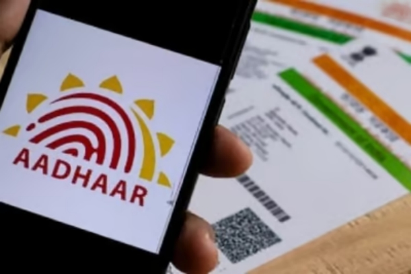  உங்க ஆதார் கார்டுகள் செயலிழக்கப்படுமா? UIDAI வெளியிட்ட முக்கிய தகவல்!