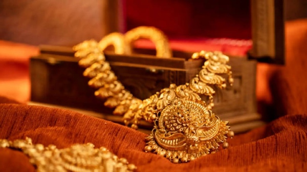 ரூ.2 லட்சத்தை எட்டப் போகிறதா தங்கத்தின் விலை.. நிபுணர்கள் சொல்வது என்ன? 