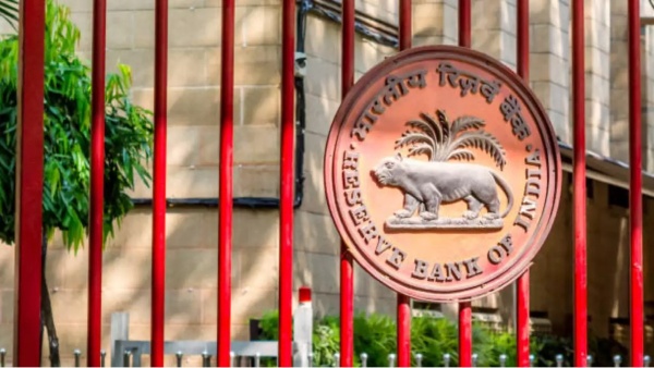  திடீரென செயல்பாடுகளை முடித்து கொண்ட 15 நிதி நிறுவனங்கள்.. காரணம் என்ன?