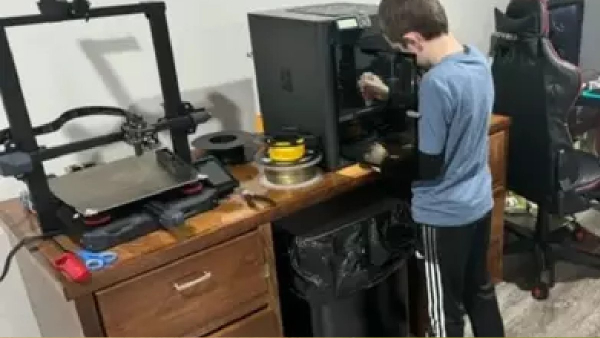 தமுக்கூண்டு பையன், லட்சம் லட்சமா சம்பாதிக்கிறான் எப்படி..?